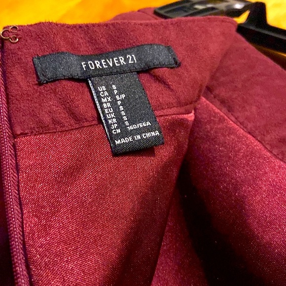 F21 Faux Suede Wine Colored Mini Skirt ~ Laced Up Slits - Picture 3 of 8